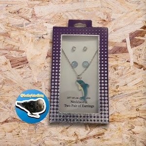 ✨NWT✨Dolphin necklace and earrings